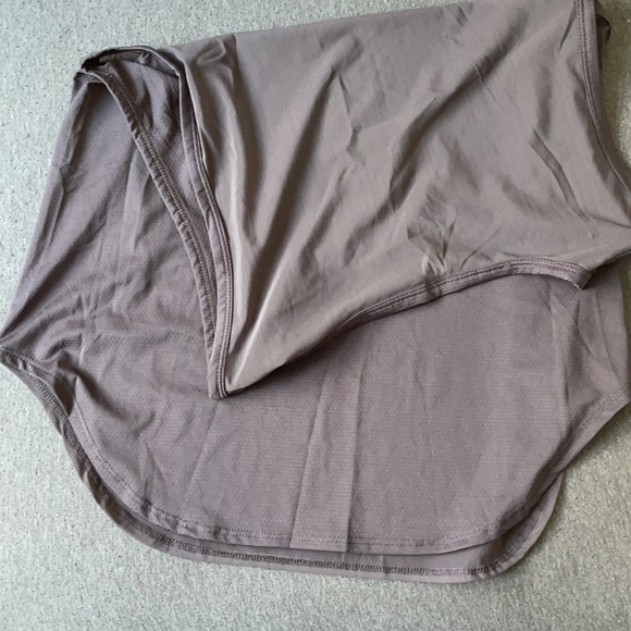 Cute deep purple fabletics sleeveless workout top! - Picture 4 of 4